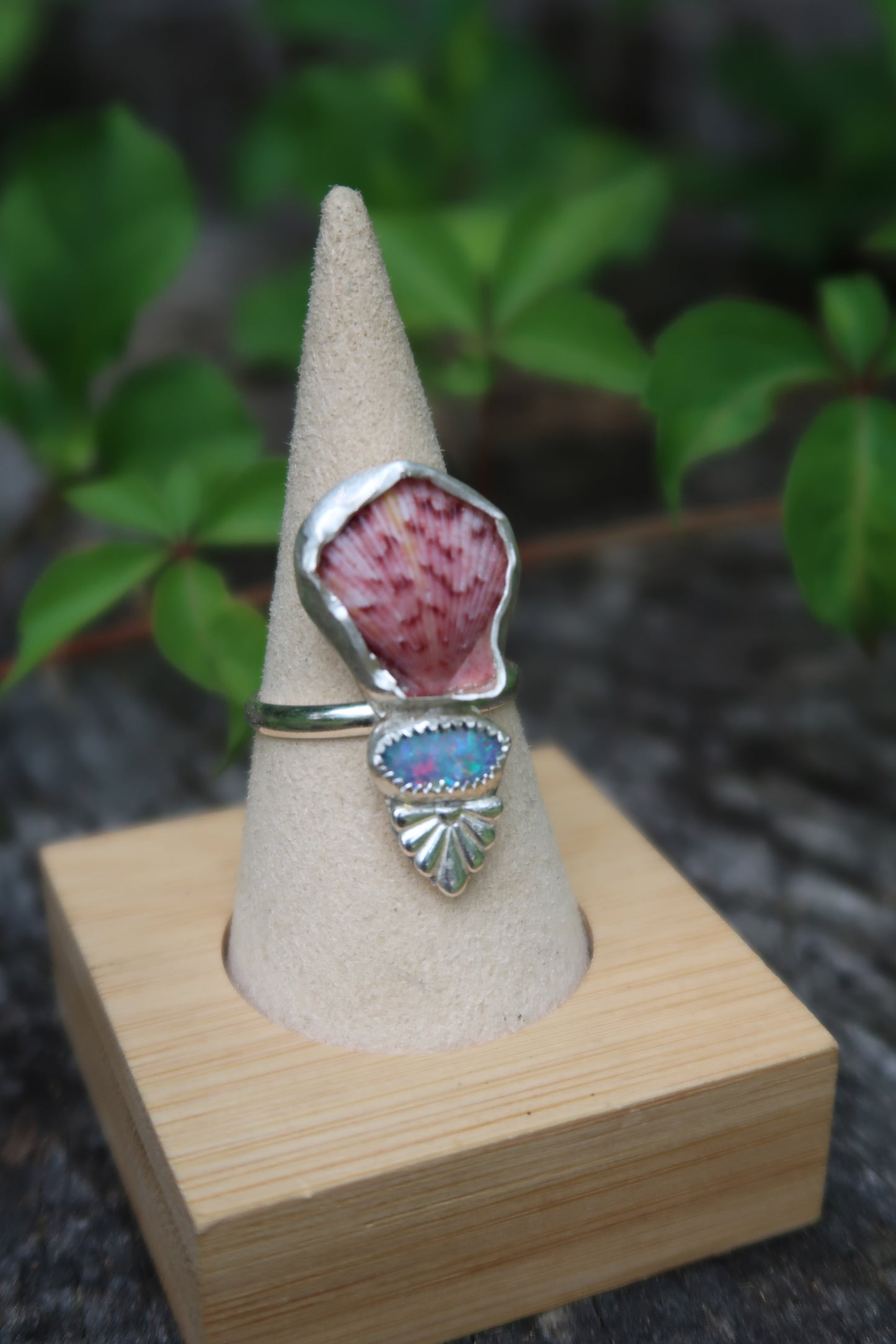 Shell and opal size 10