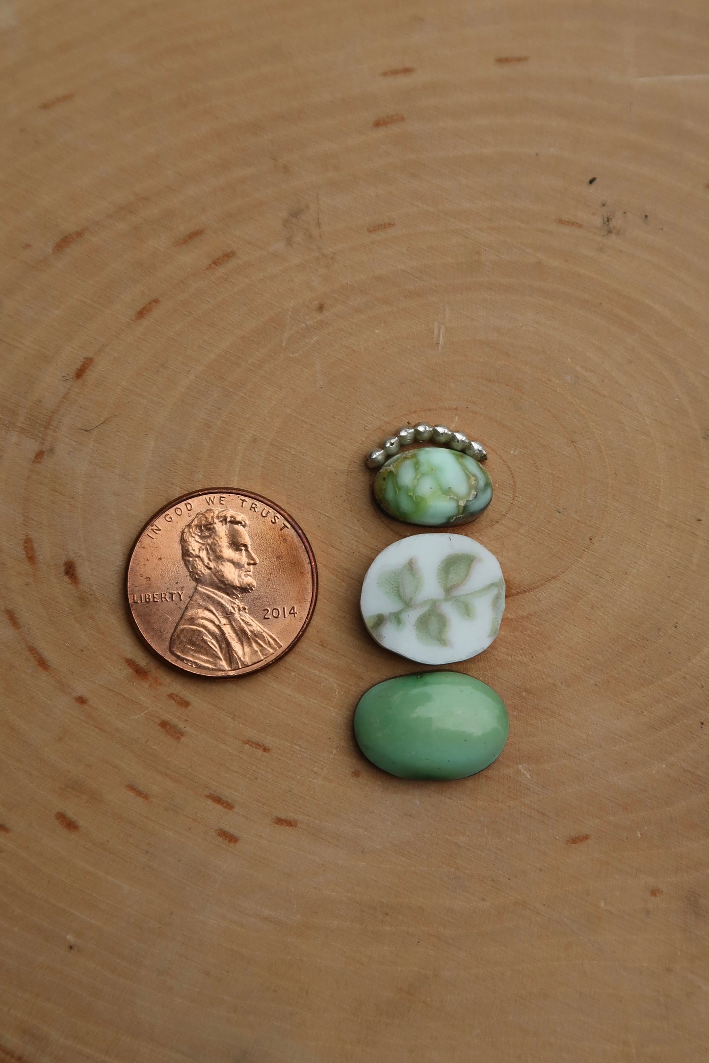 Green leaves statement ring