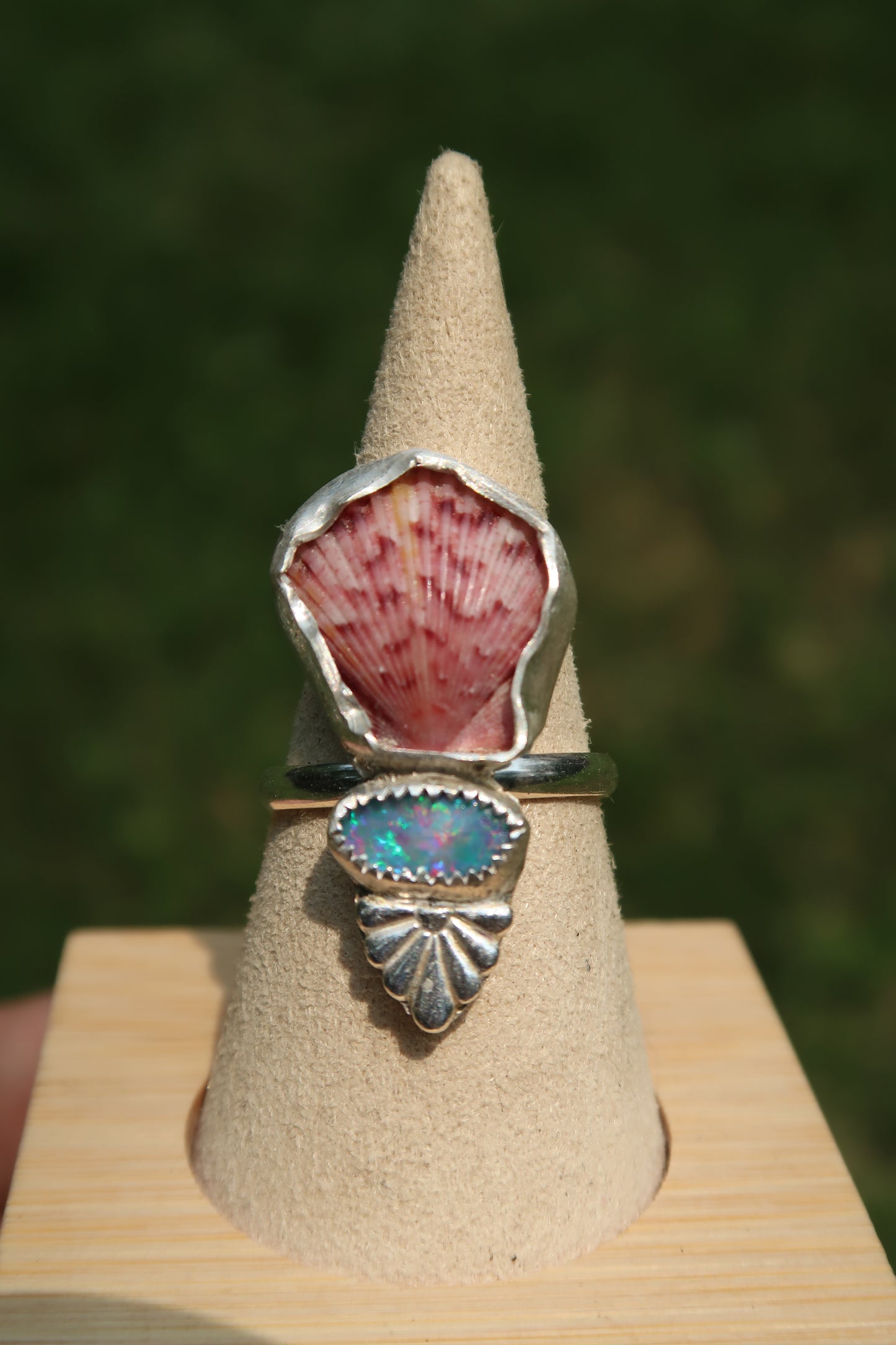 Shell and opal size 10
