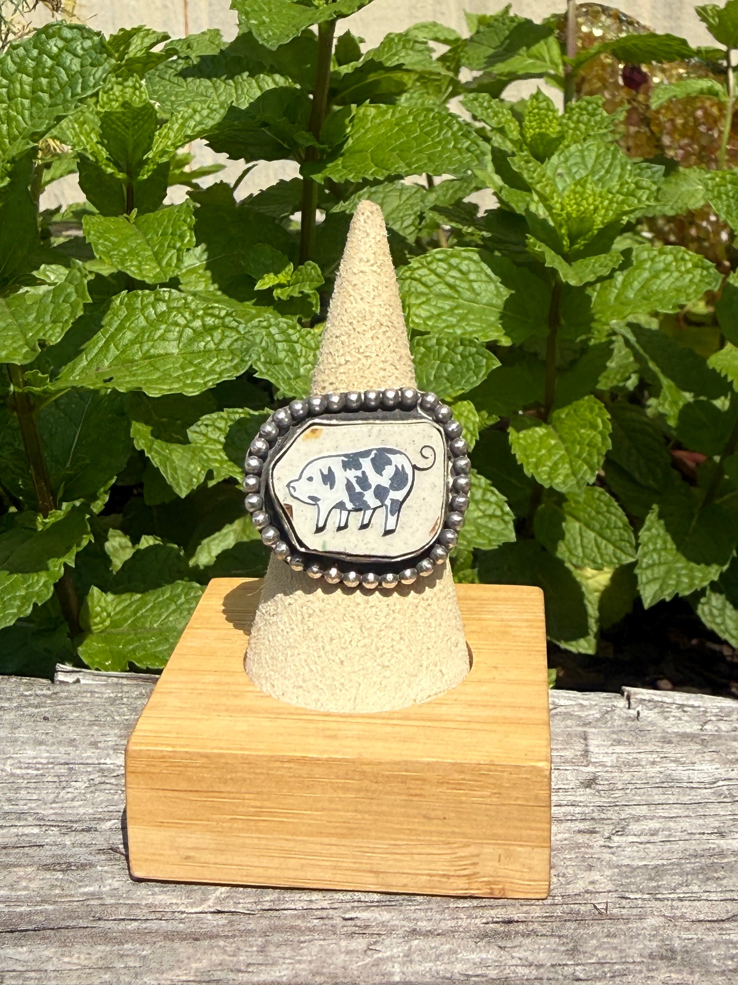 Oreo piggy ceramic ring size 9