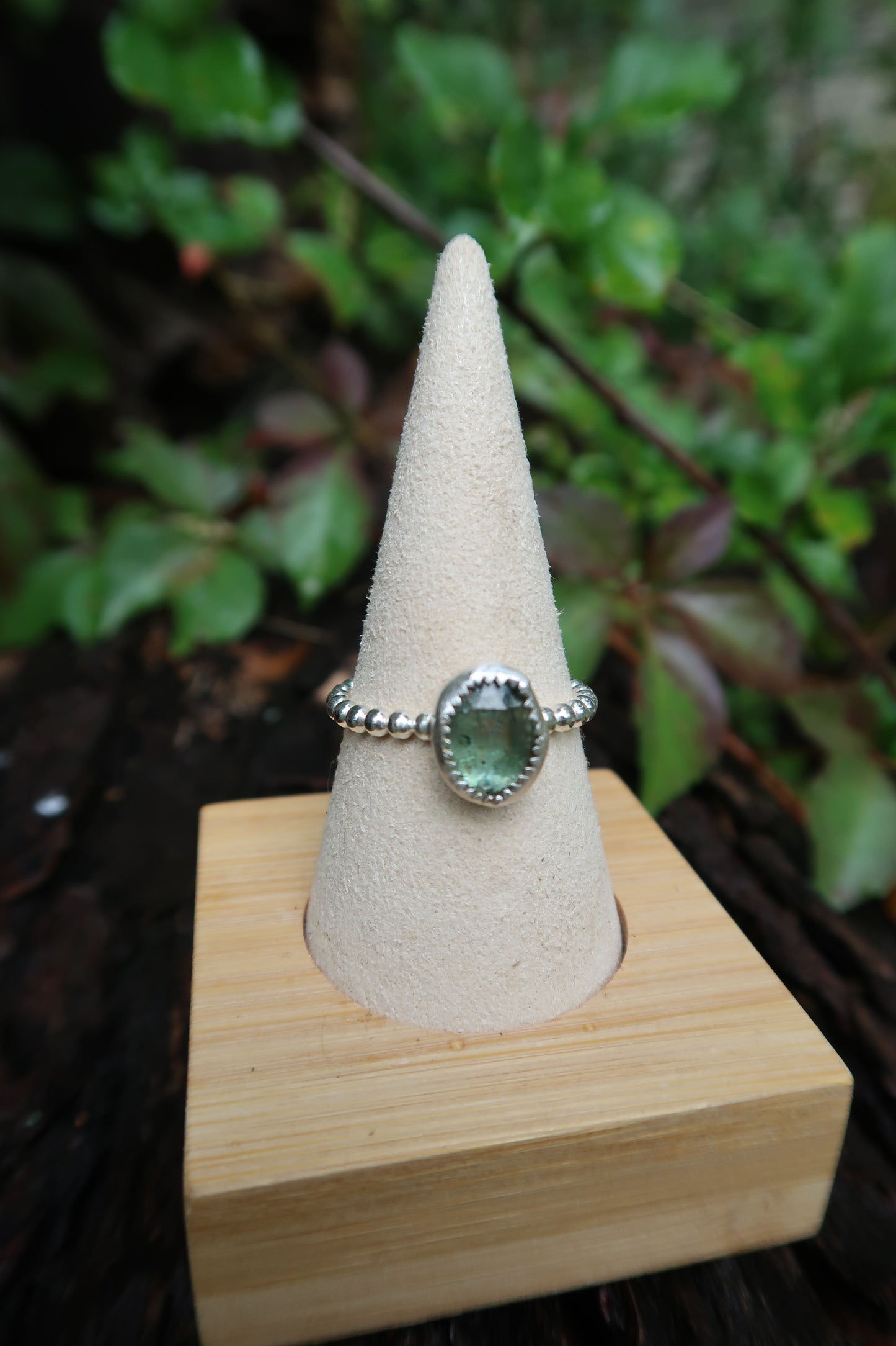 Emerald kyanite with beaded band size 10