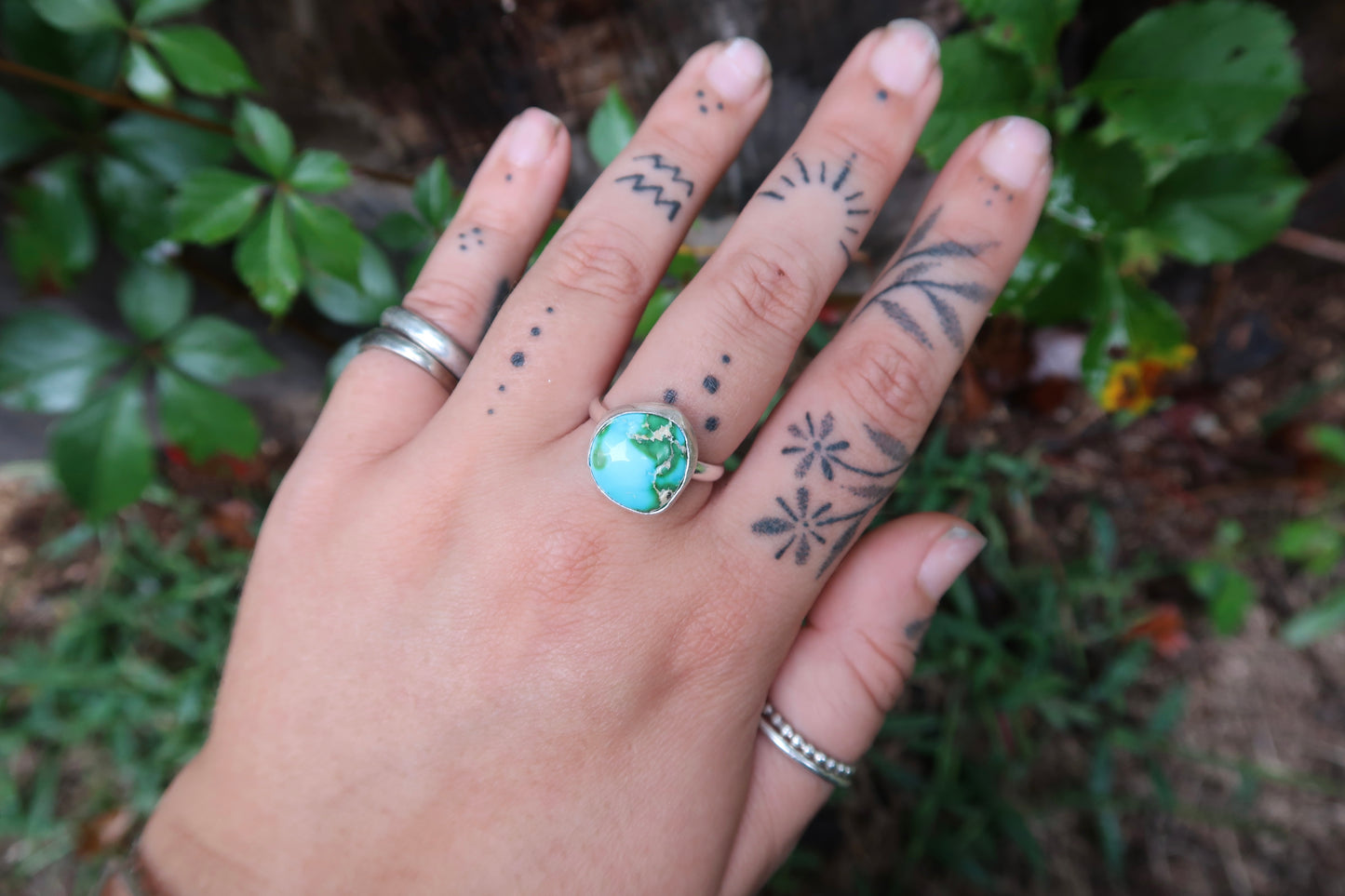 Simple earth ring size 8