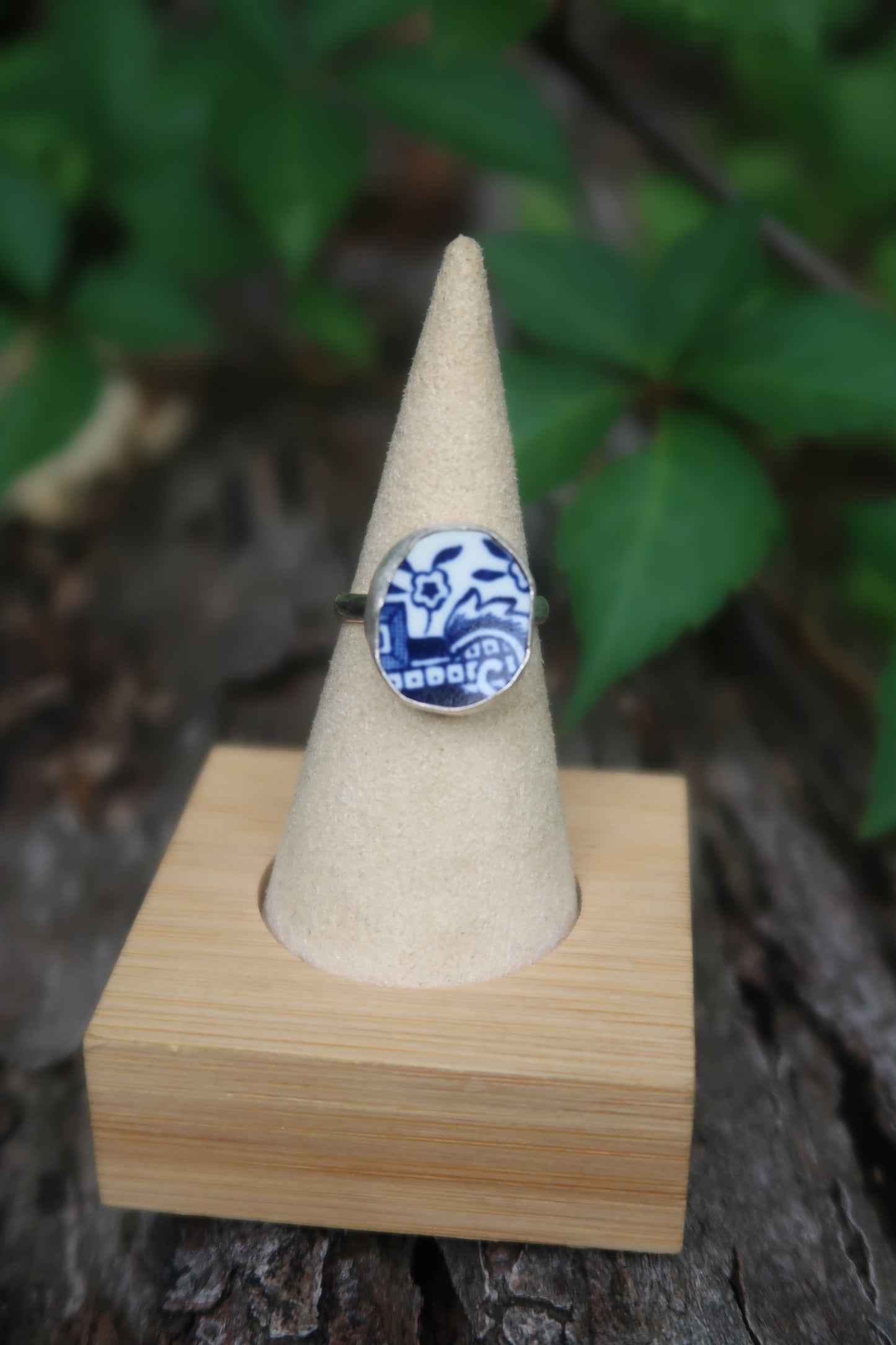 “Willow” ceramic ring size 7