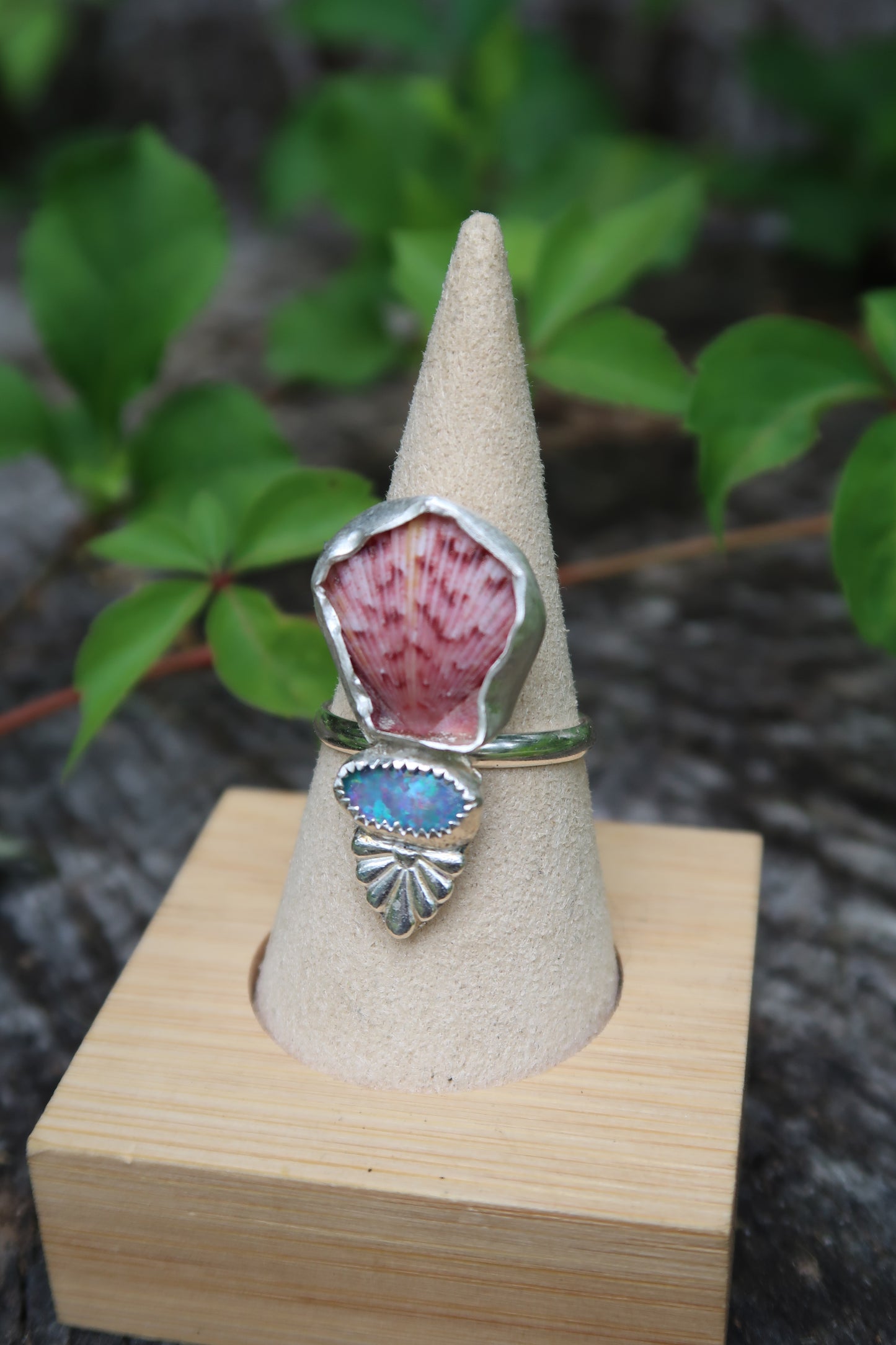 Shell and opal size 10