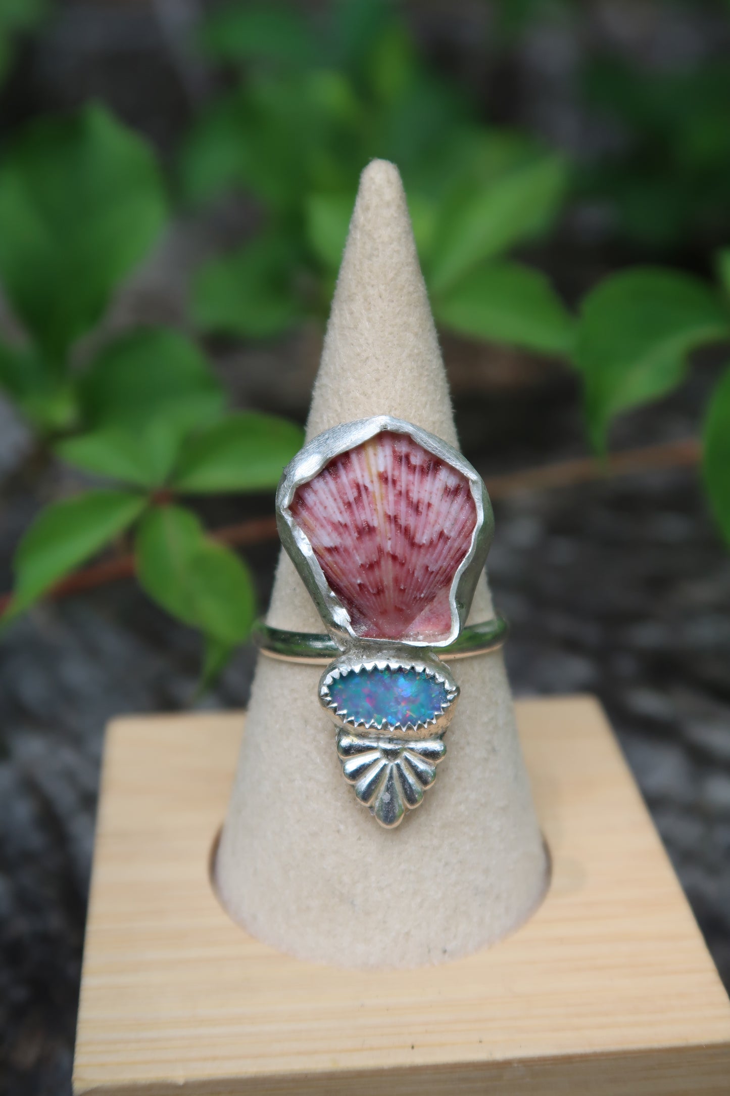 Shell and opal size 10