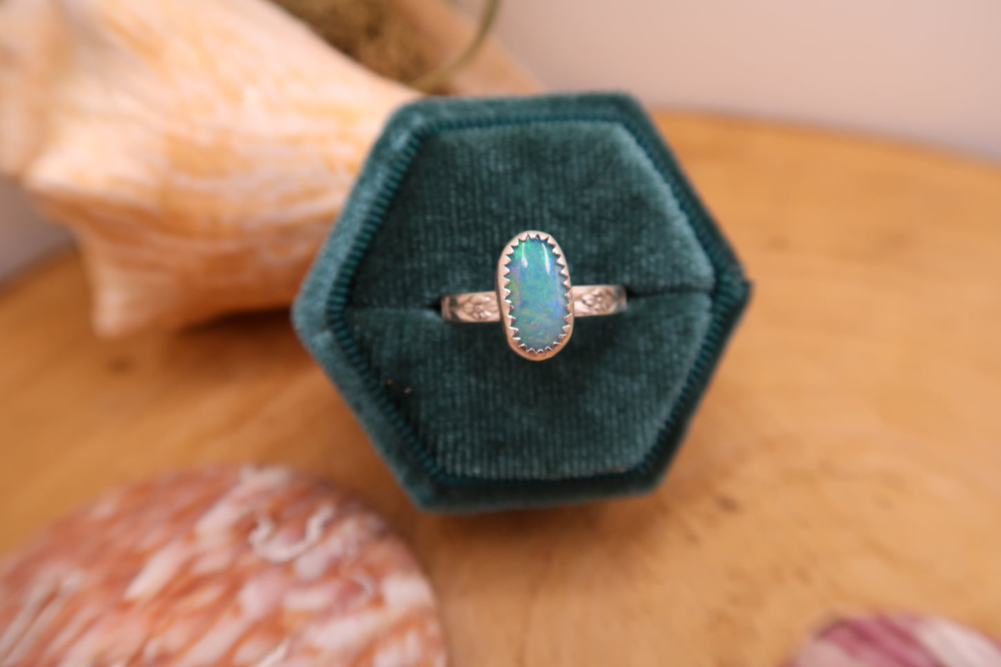 Coober pedy opal with flower band size 6.75