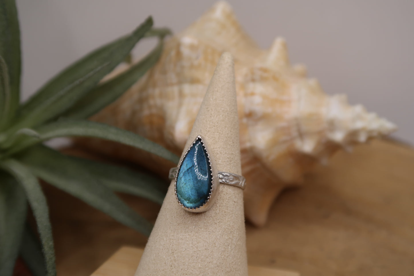 Labradorite on skinny flower band size 6.5