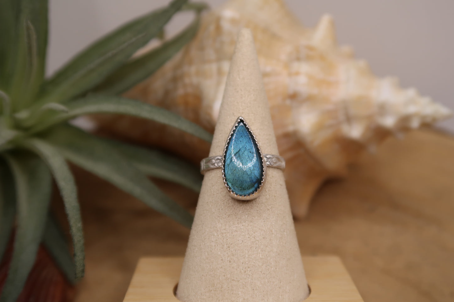 Labradorite on skinny flower band size 6.5
