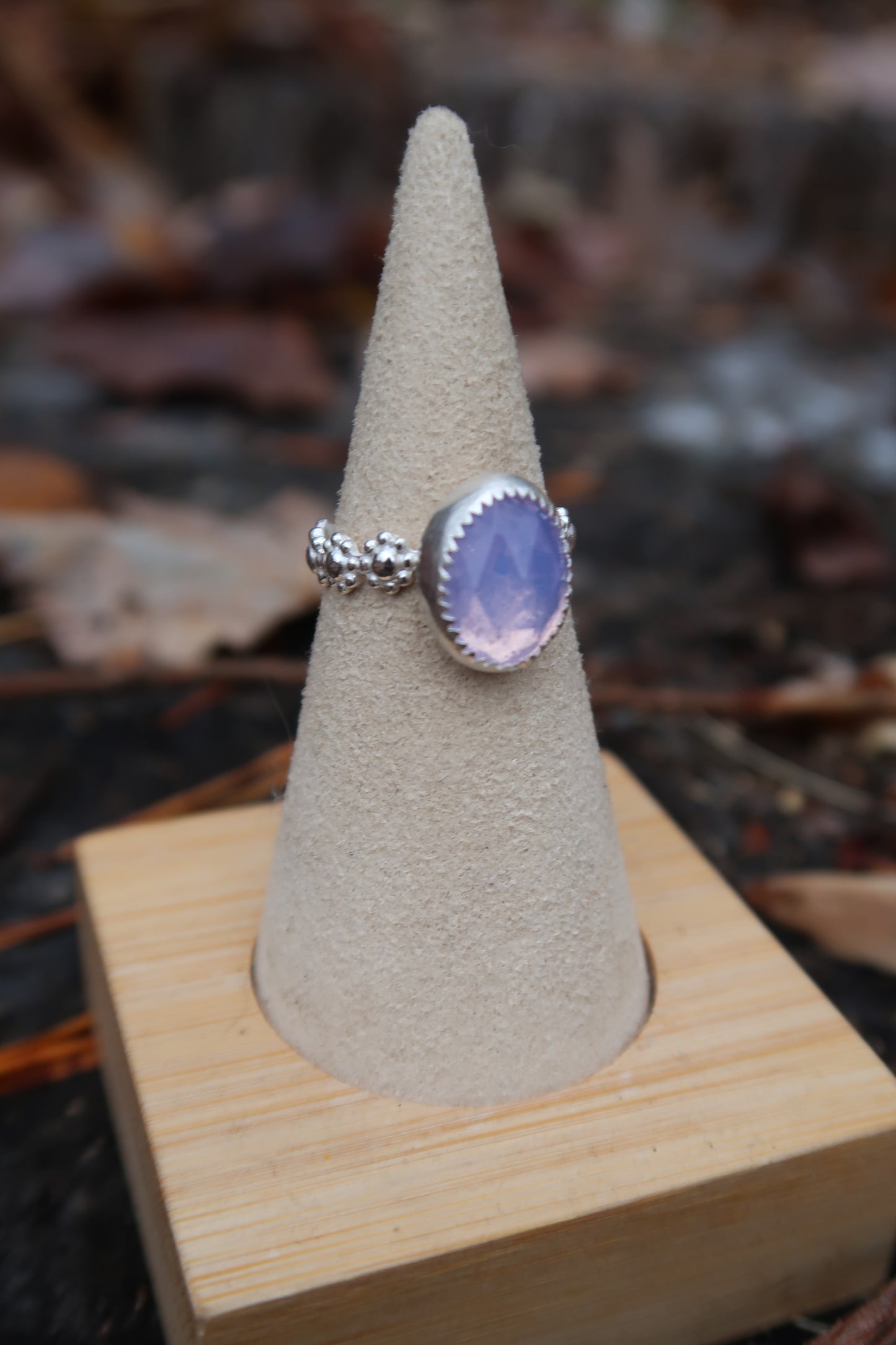 Lavender quartz with daisy band size 5