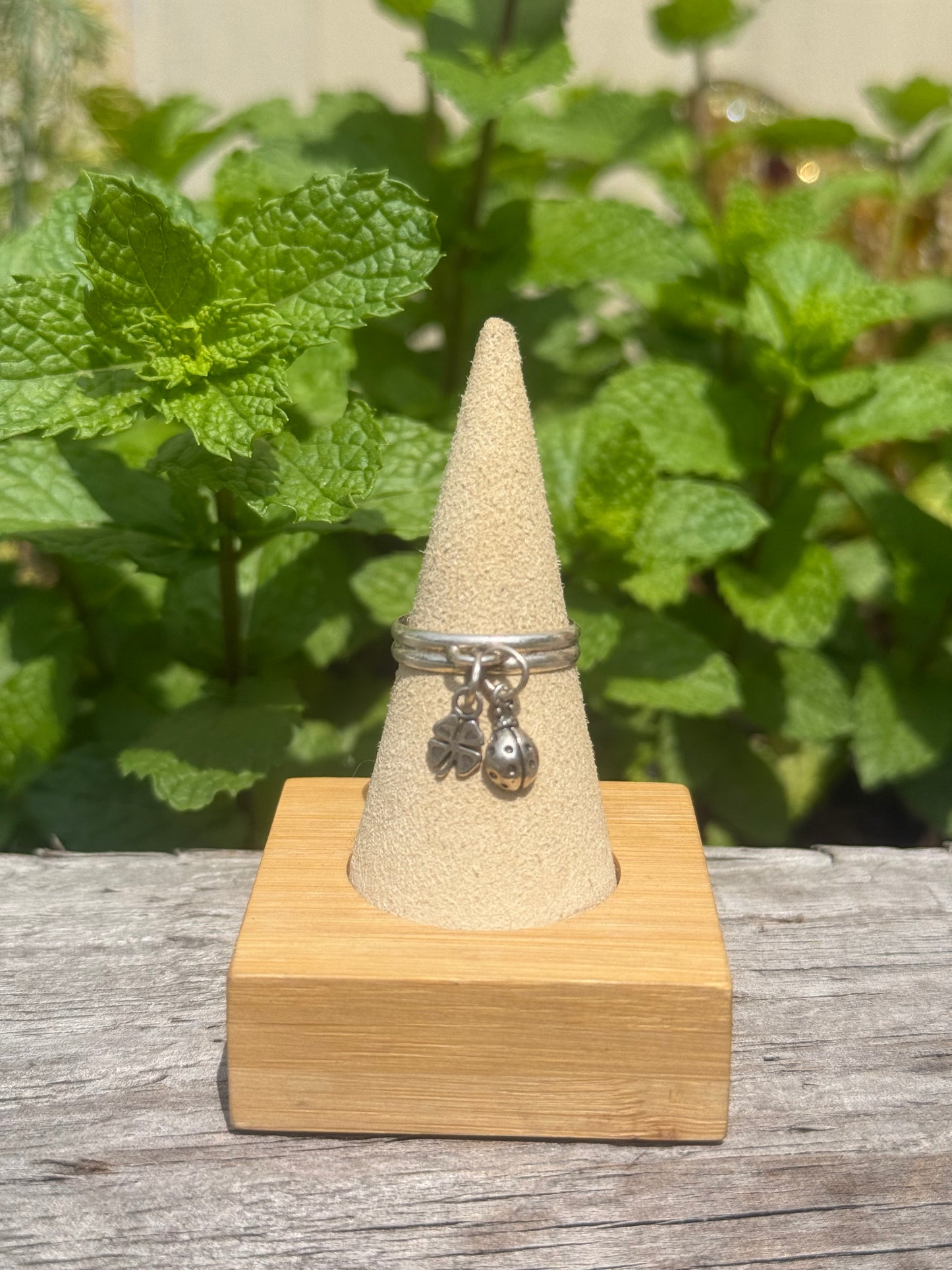 Lady bug & 4 leaf clover charm ring size 9
