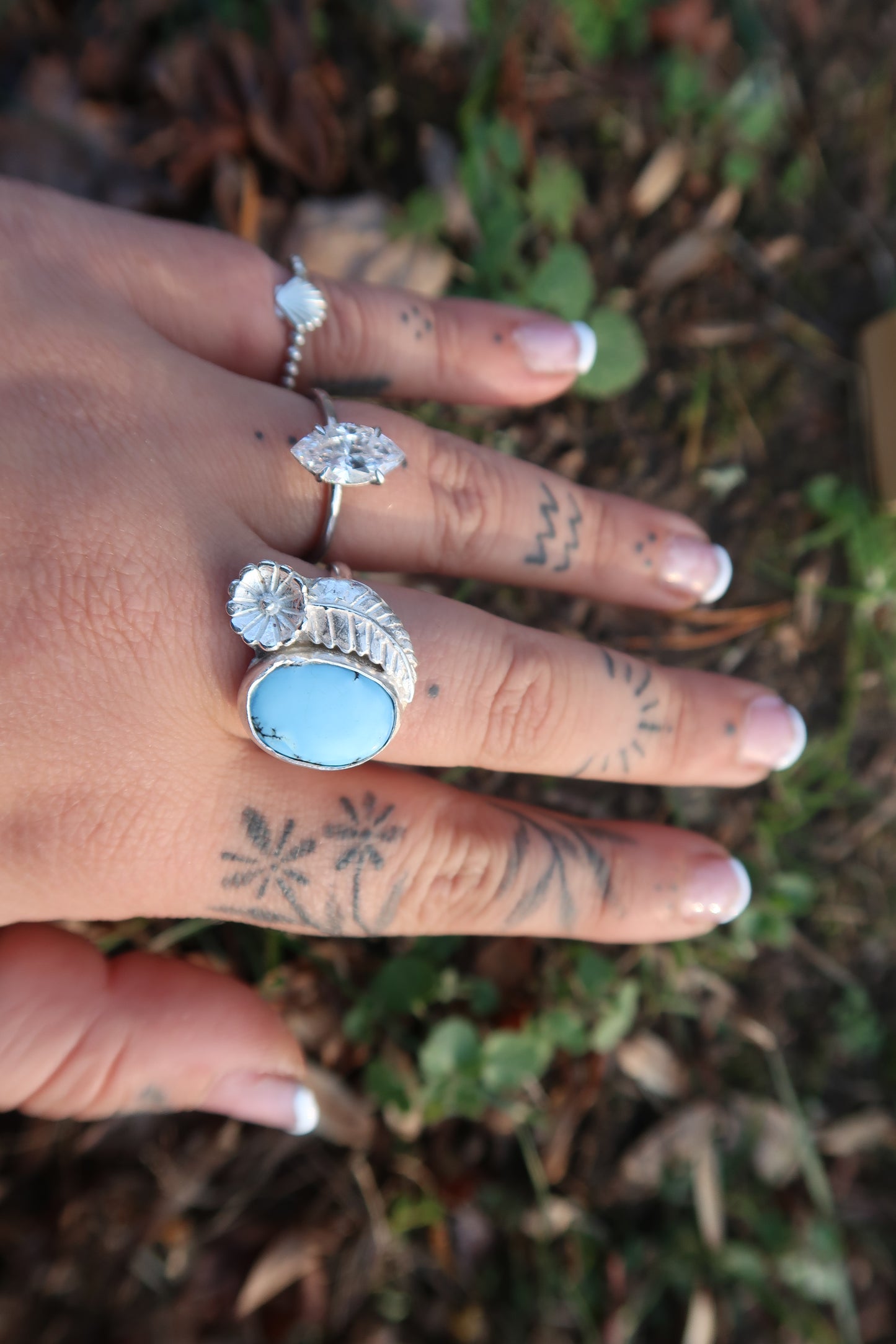 Golden hills with flower and leaf casting size 8