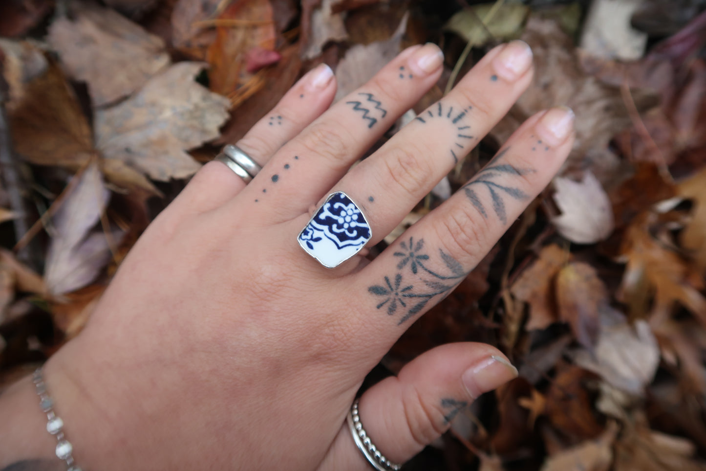 “Willow” ceramic ring size 7