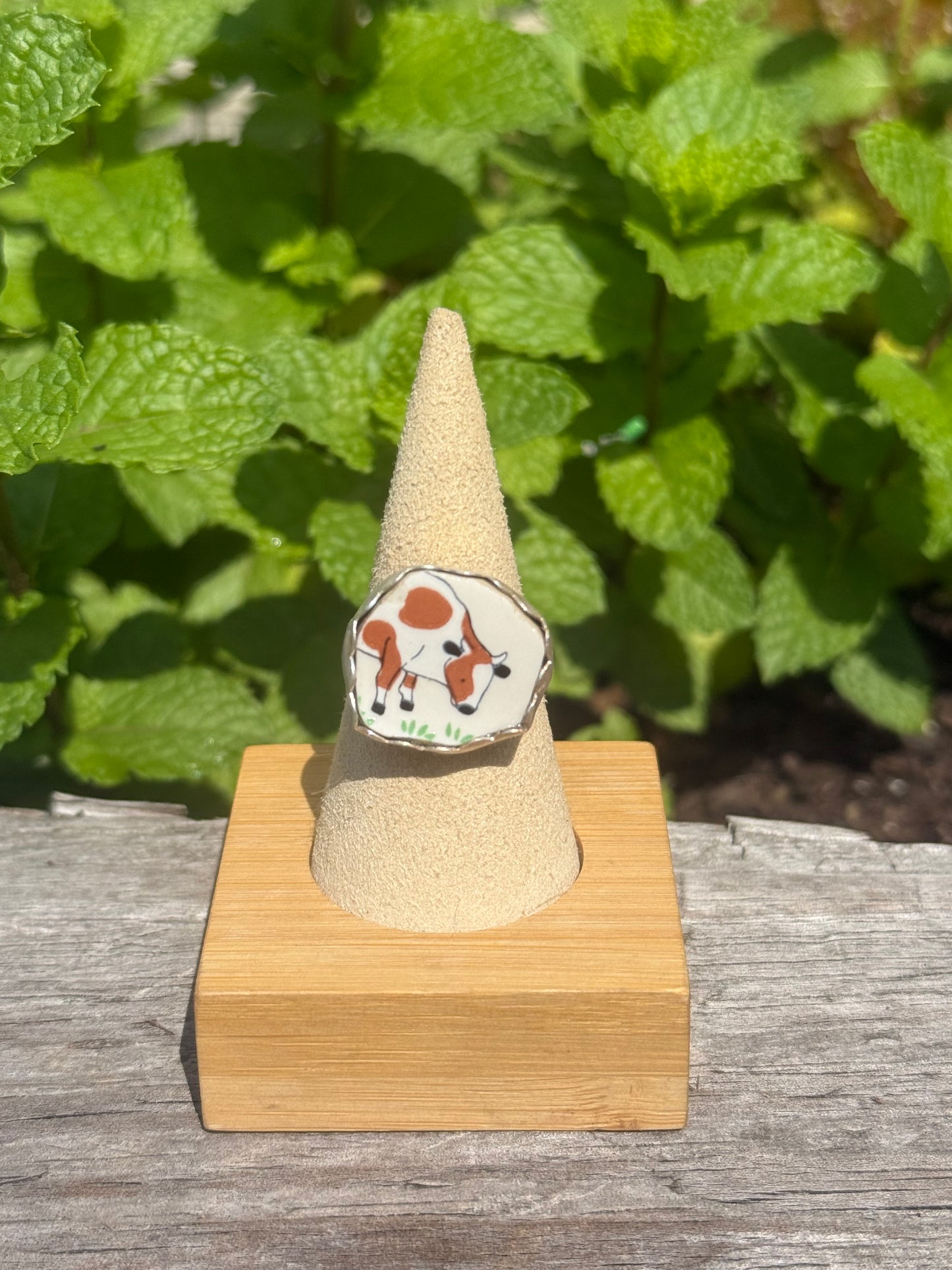Ceramic cow ring size 8