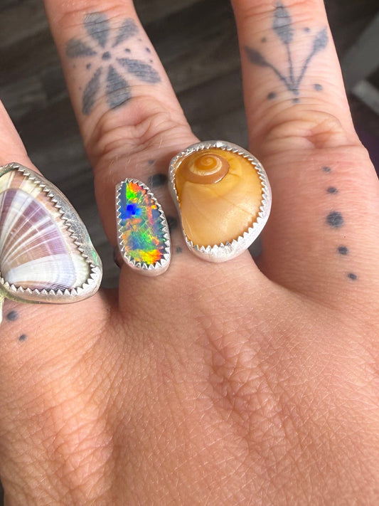 Adjustable opal & swirly shell ring size 7