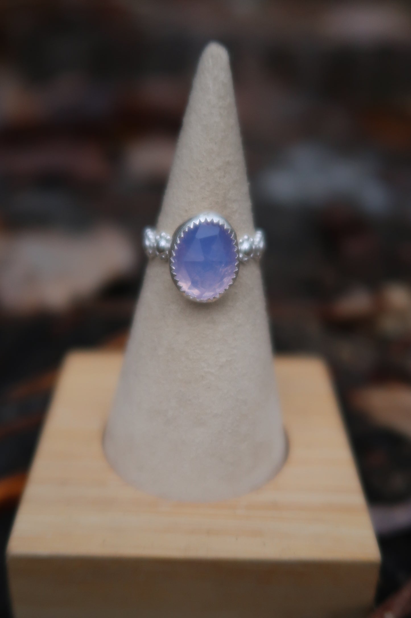 Lavender quartz with daisy band size 5