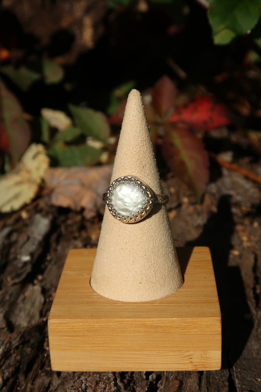 Freshwater pearl ring size 9