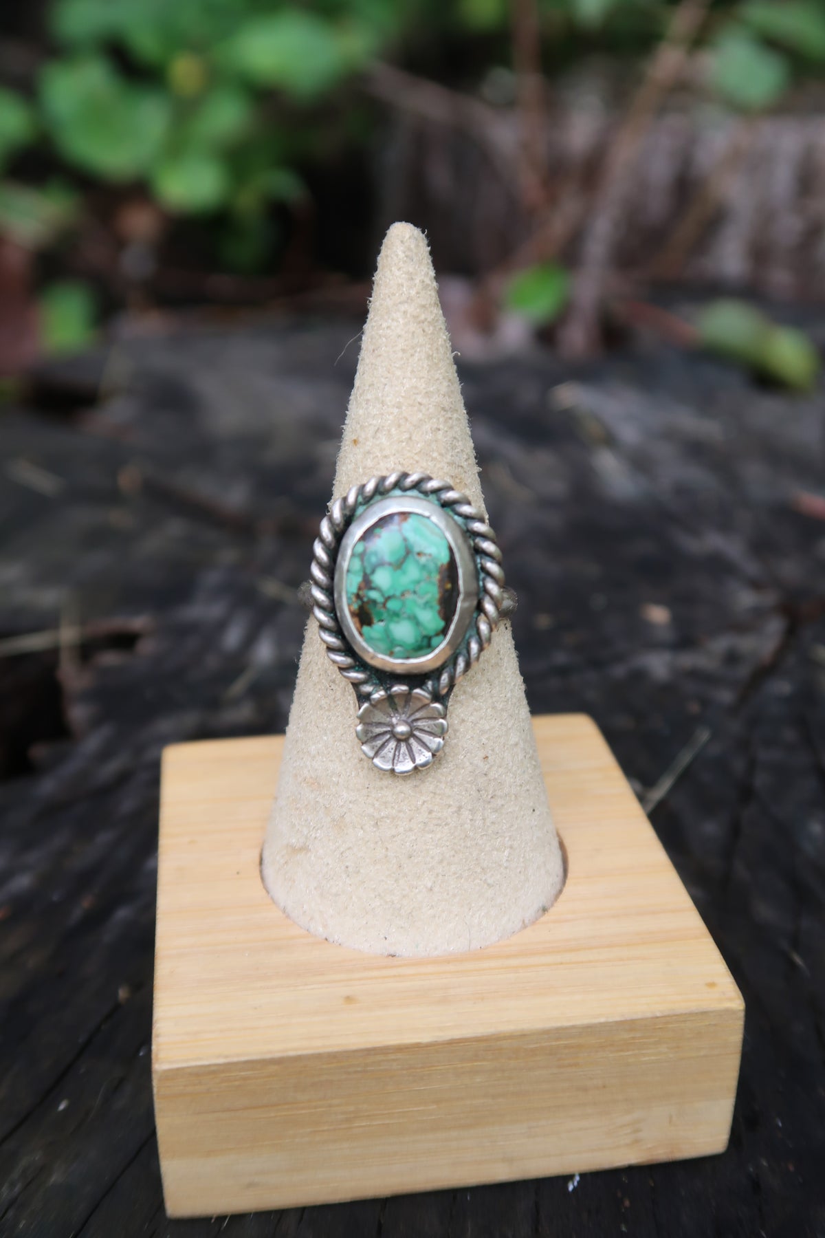 Turquoise with sterling flower size 8