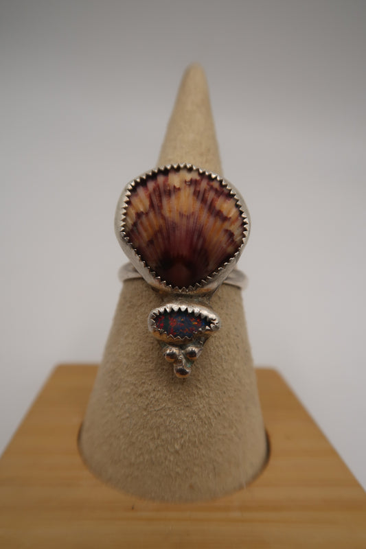 Pink scallop shell & opal ring size 9