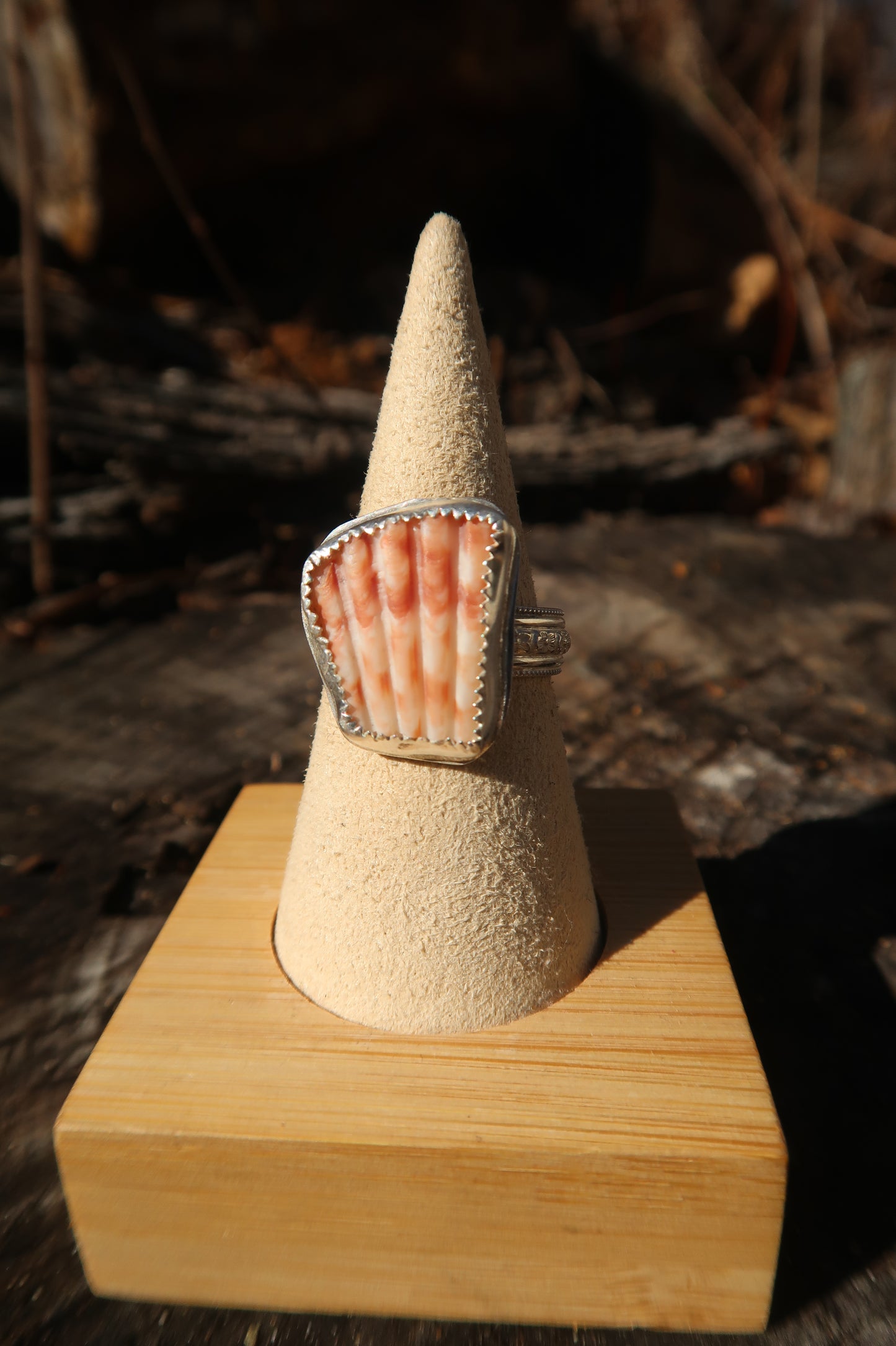 Shell with floral band size 8.5