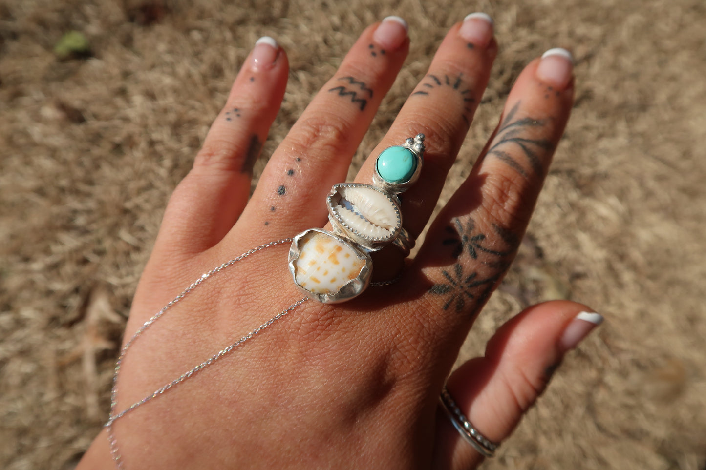 Discounted turquoise and shell ring size 8