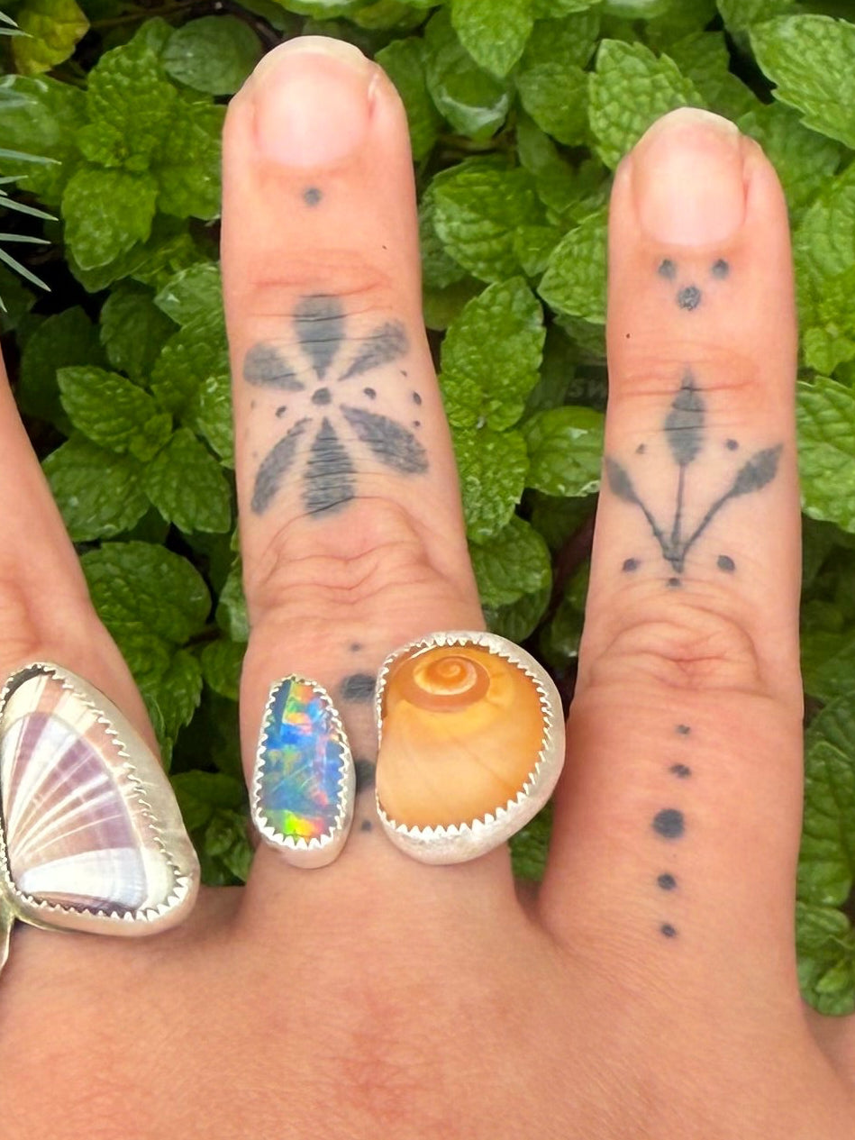 Adjustable opal & swirly shell ring size 7