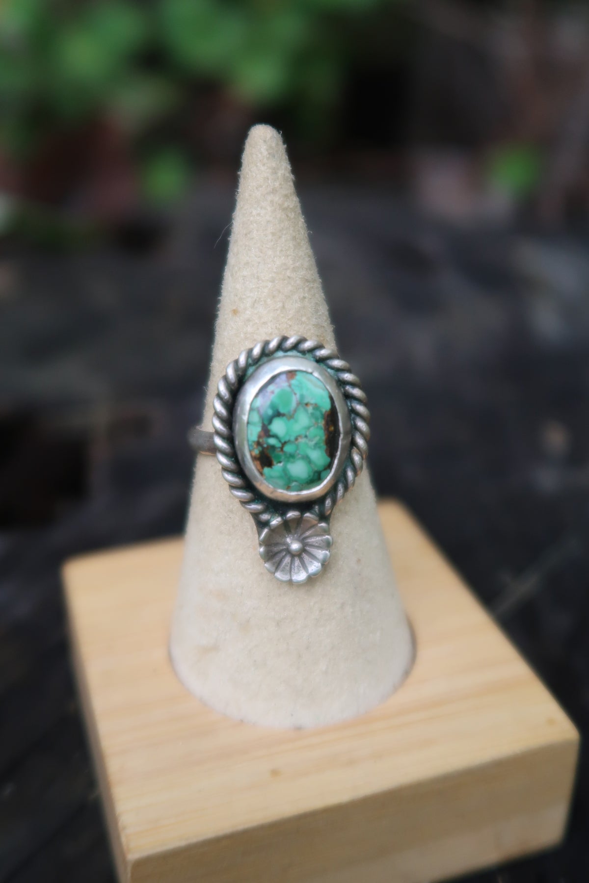 Turquoise with sterling flower size 8