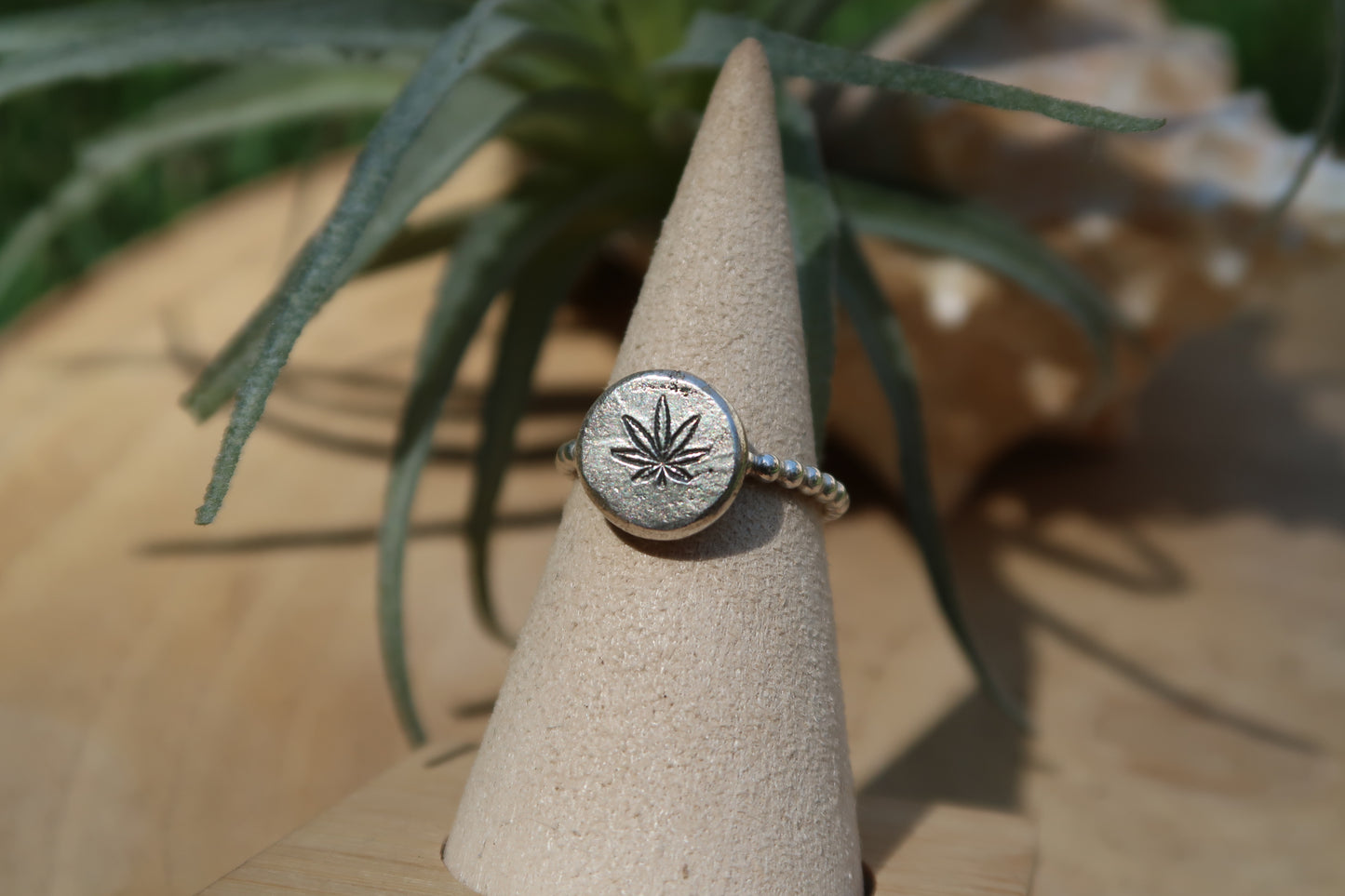 Cannabis leaf stamped ring