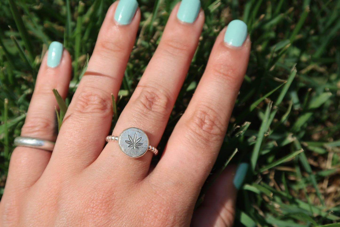 Cannabis leaf stamped ring