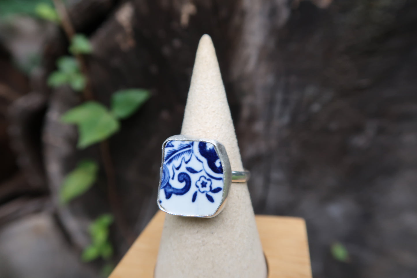 “Ivory” ceramic ring size 8