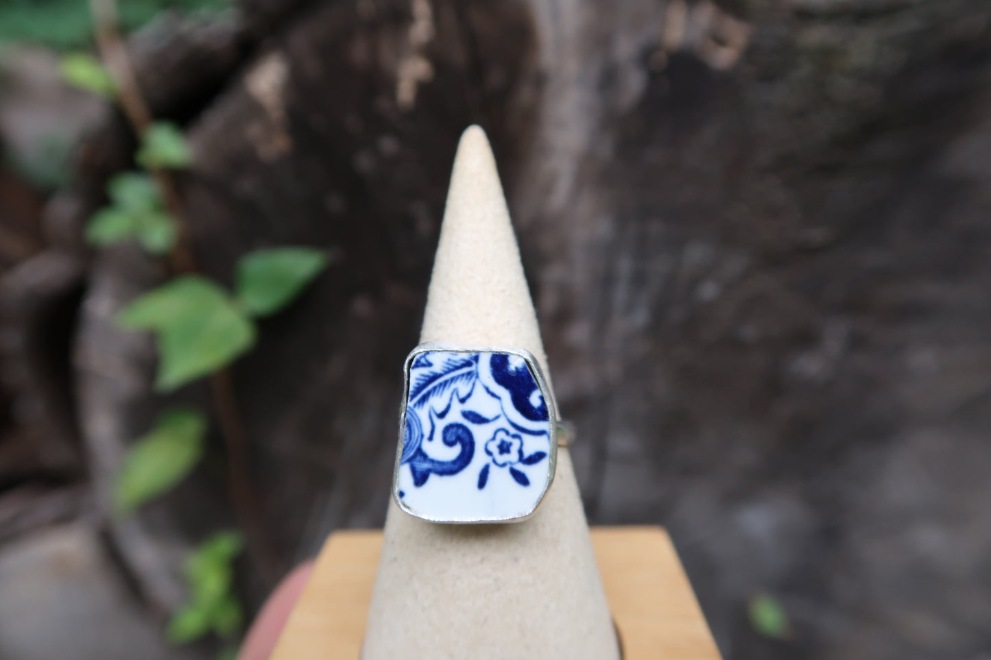 “Ivory” ceramic ring size 8