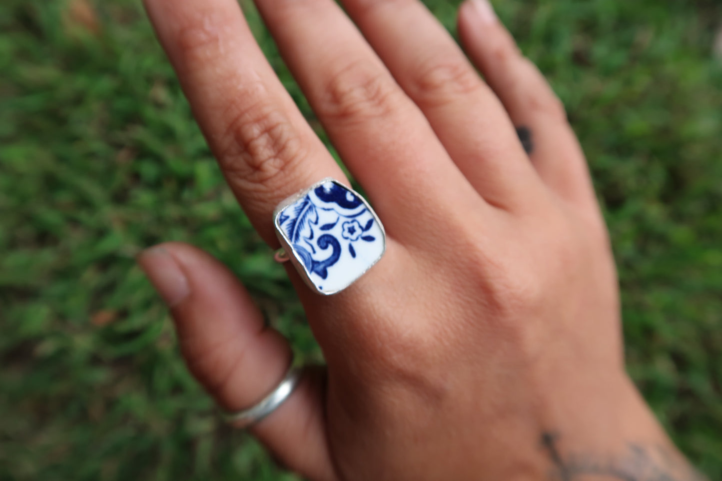 “Ivory” ceramic ring size 8