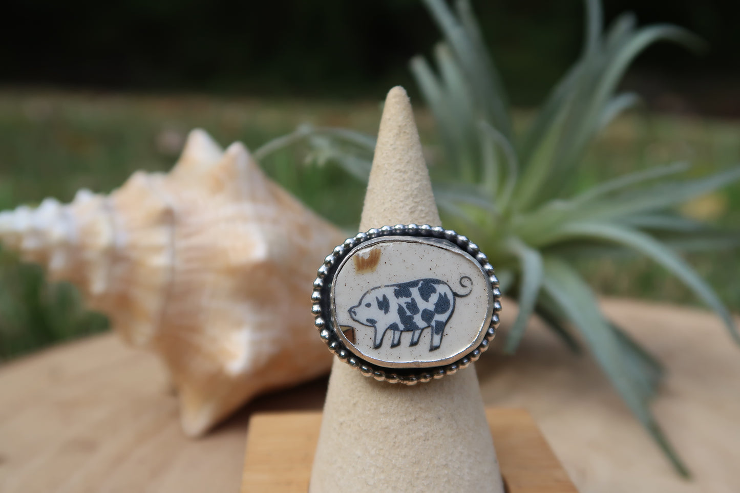 “Oreo” pig ring size 7