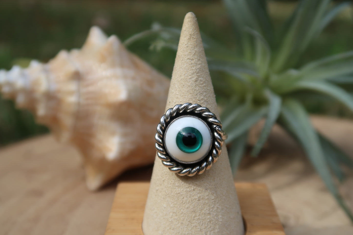 “Hocus Pocus” eyeball ring size 8