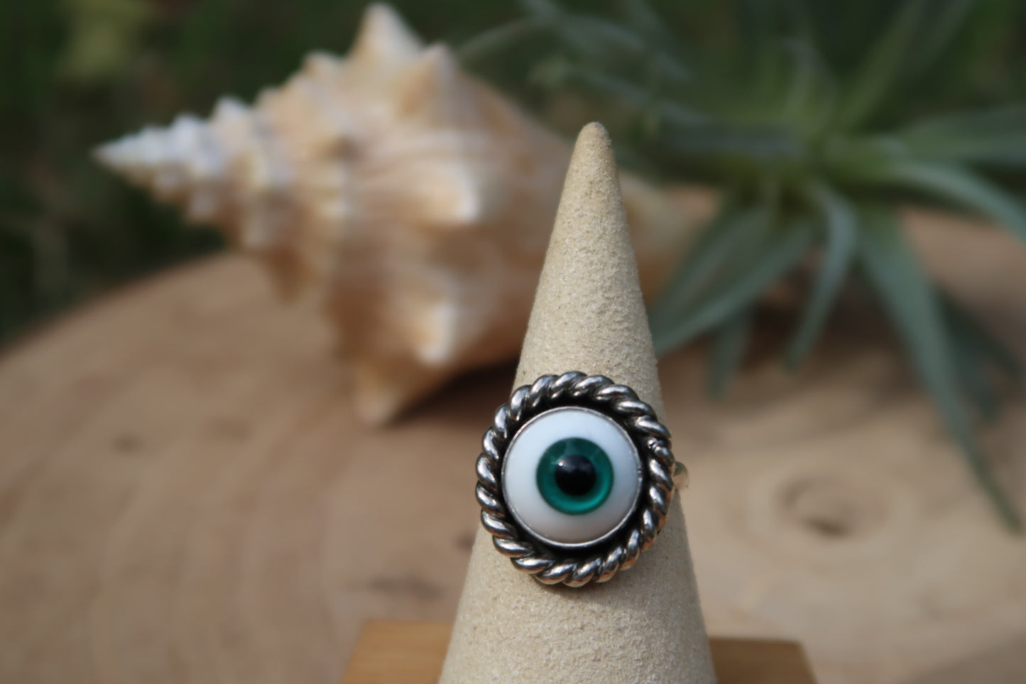 “Hocus Pocus” eyeball ring size 8