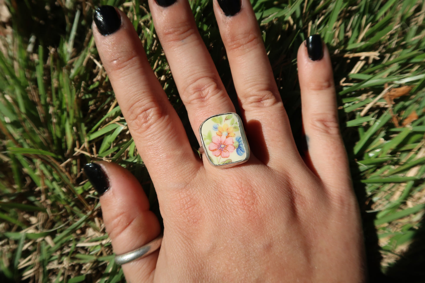 “Cosmo” floral ceramic ring size 8